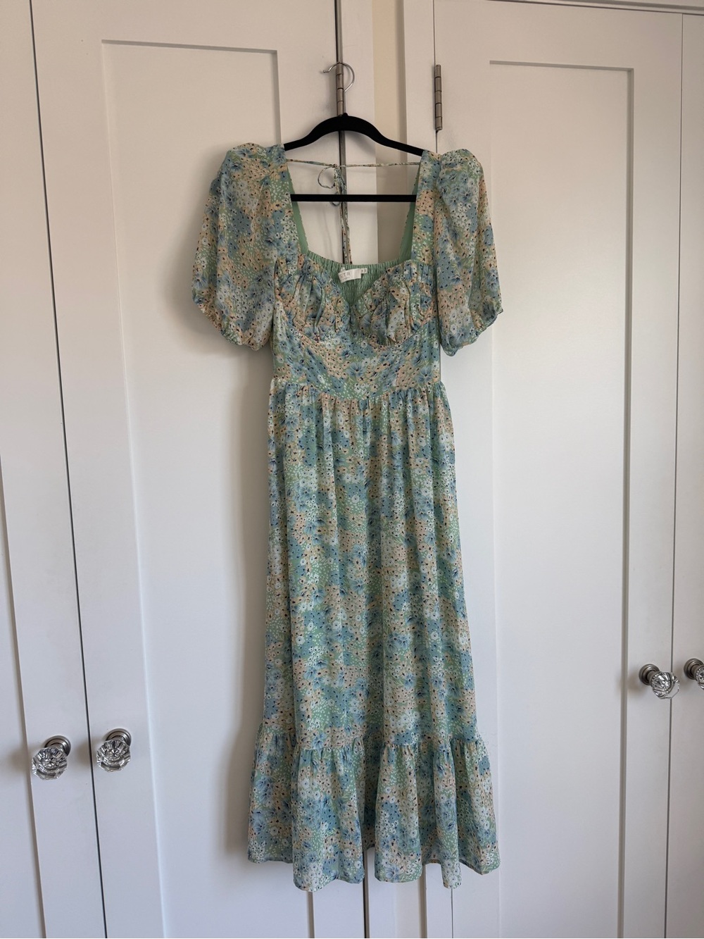 ASTR the Label Floral Sweetheart Neck Midi Dress